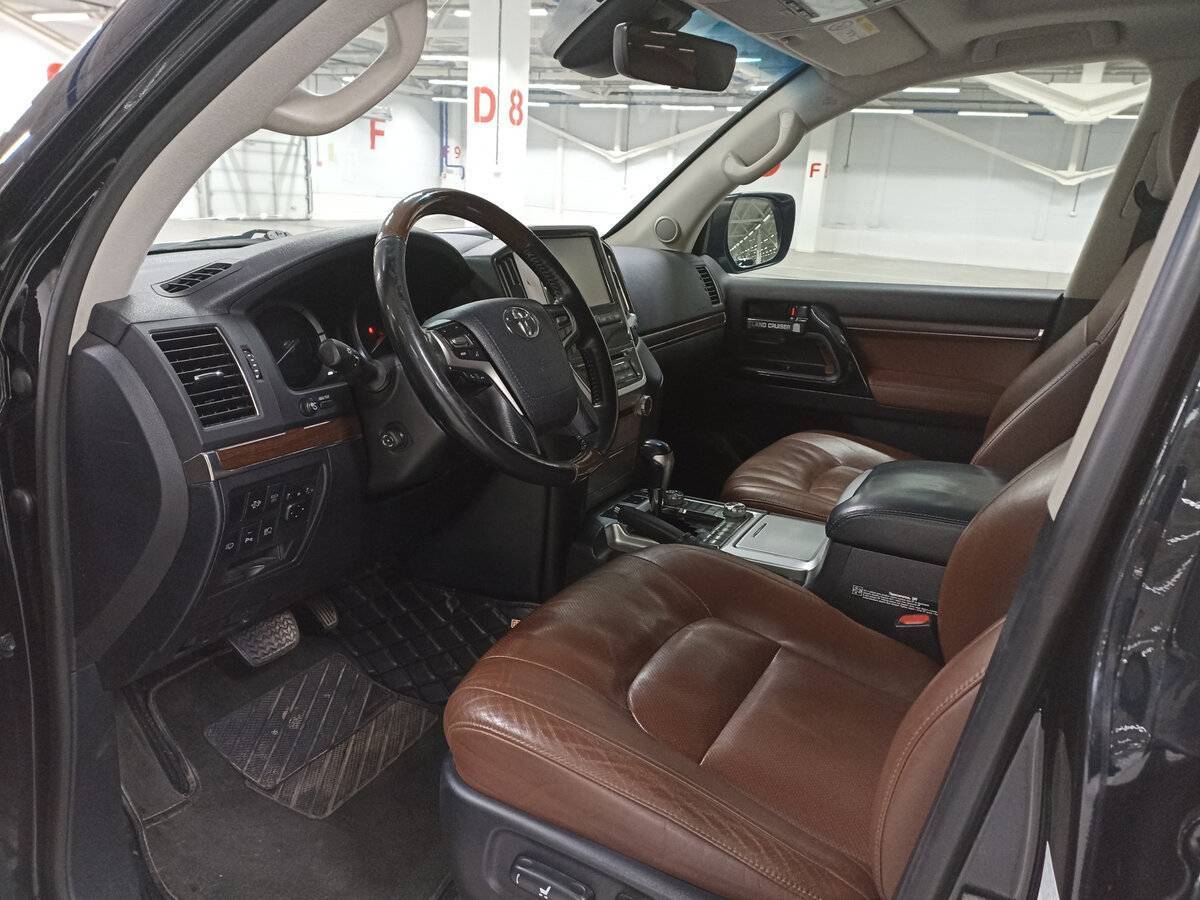 Купить Toyota Land Cruiser с пробегом. Фото: #15