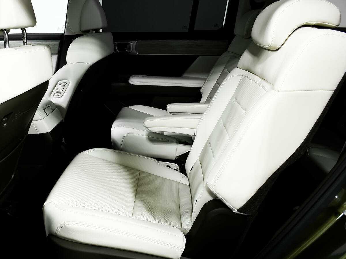 Купить Hyundai Santa Fe с пробегом. Фото: #11