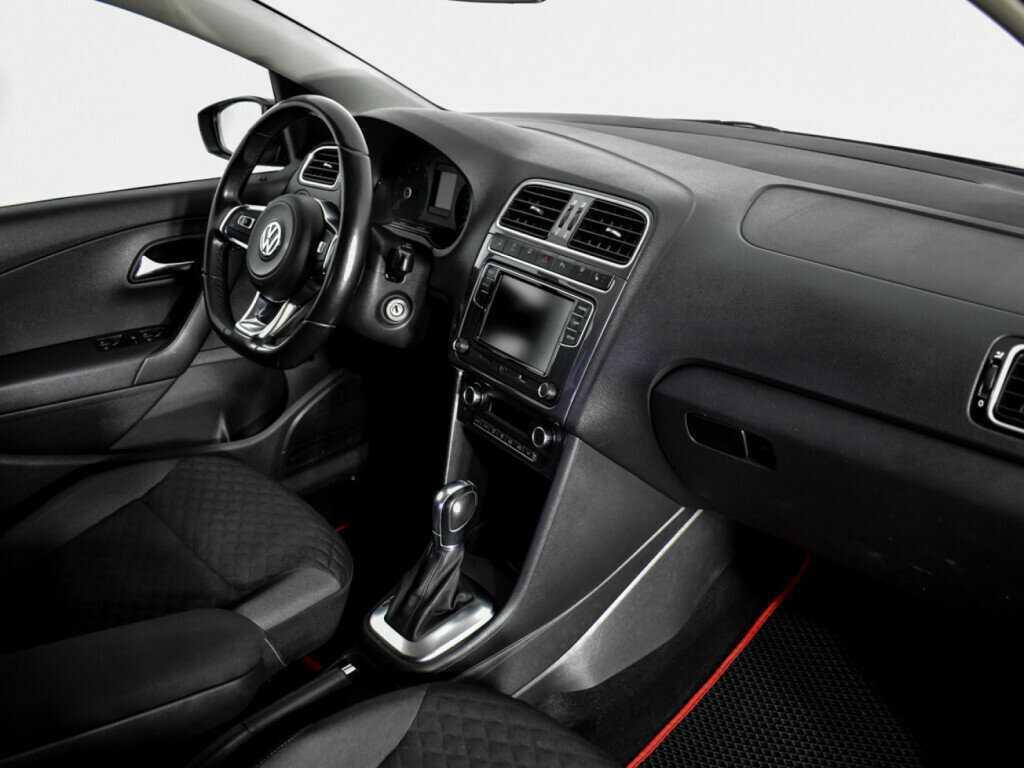 Купить Volkswagen Polo с пробегом. Фото: #11