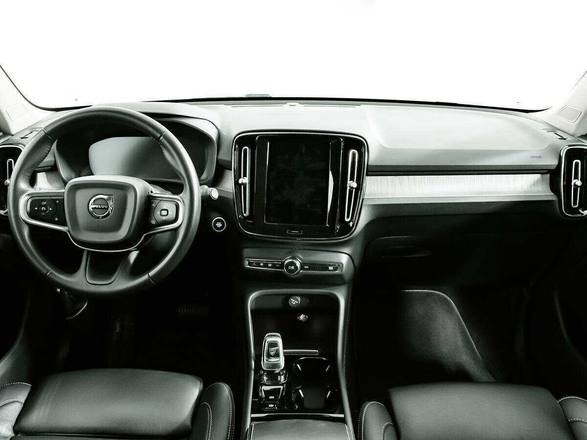 Купить Volvo XC40 с пробегом. Фото: #10
