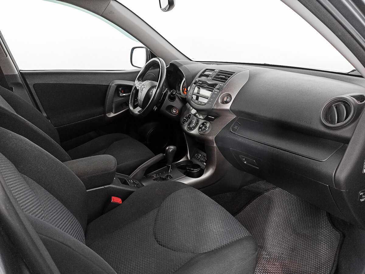 Купить Toyota RAV4 с пробегом. Фото: #8