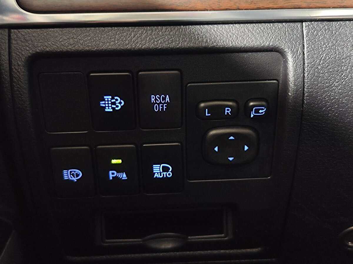 Купить Toyota Land Cruiser с пробегом. Фото: #26