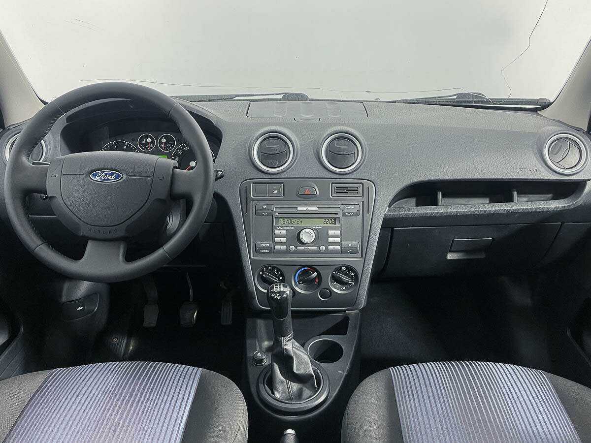 Купить Ford Fusion с пробегом. Фото: #10