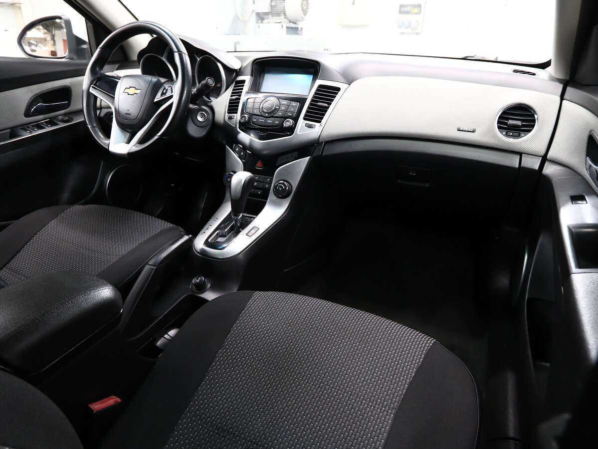 Купить Chevrolet Cruze с пробегом. Фото: #13