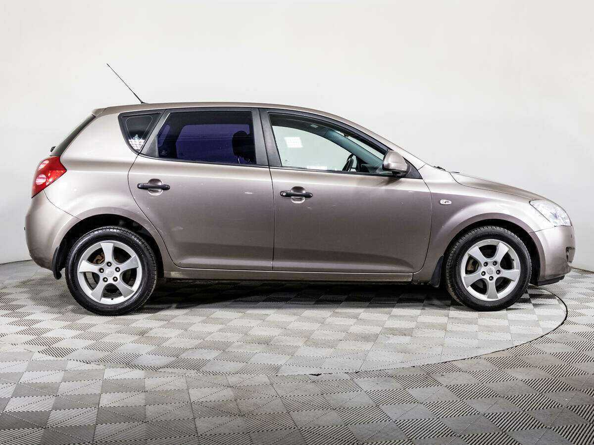 Купить Kia Ceed с пробегом. Фото: #3