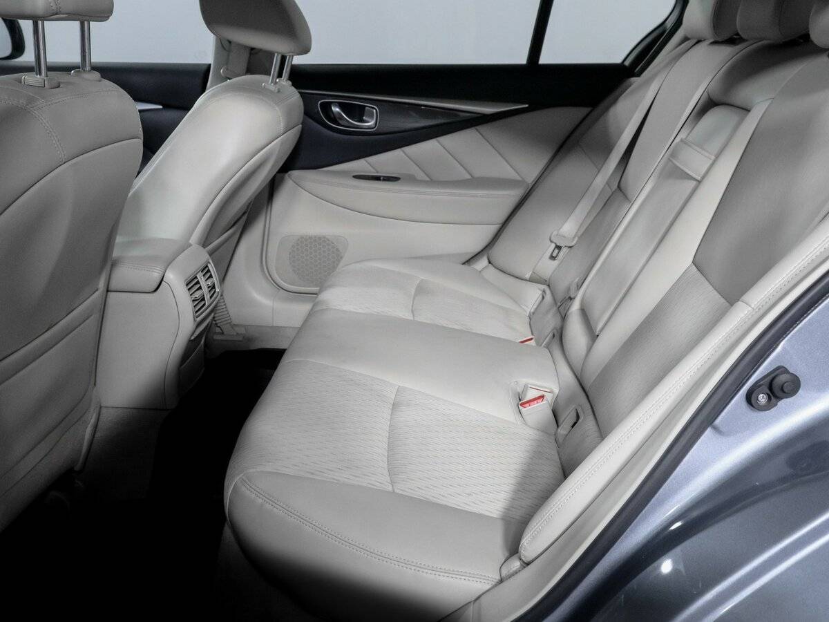 Купить Infiniti Q50 с пробегом. Фото: #9
