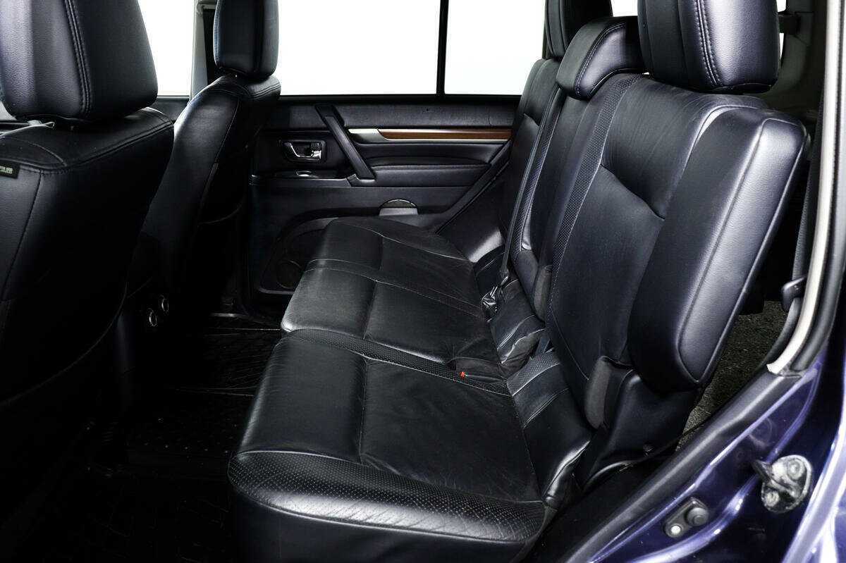 Купить Mitsubishi Pajero с пробегом. Фото: #11