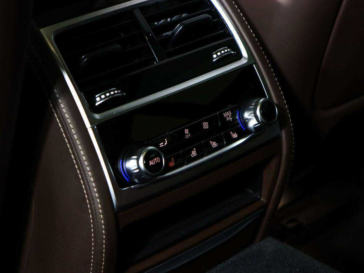 Купить BMW 7 серии с пробегом. Фото: #21