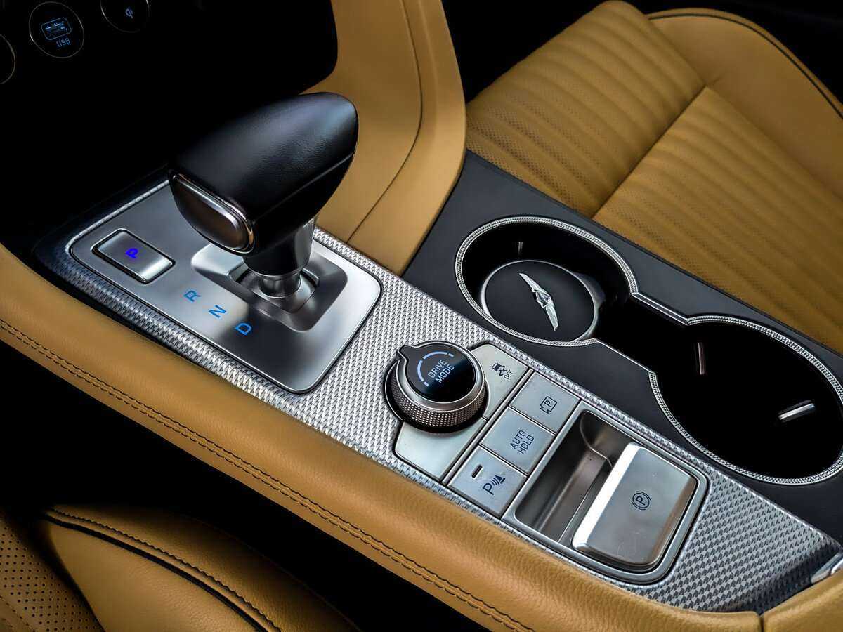 Купить Genesis G70 с пробегом. Фото: #21
