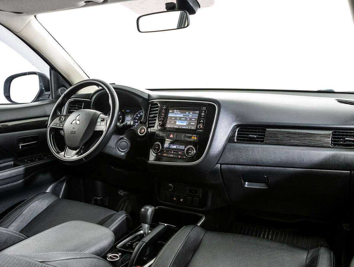 Купить Mitsubishi Outlander с пробегом. Фото: #8