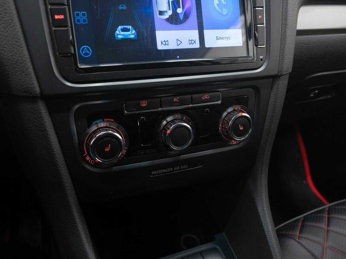 Купить Volkswagen Golf с пробегом. Фото: #17