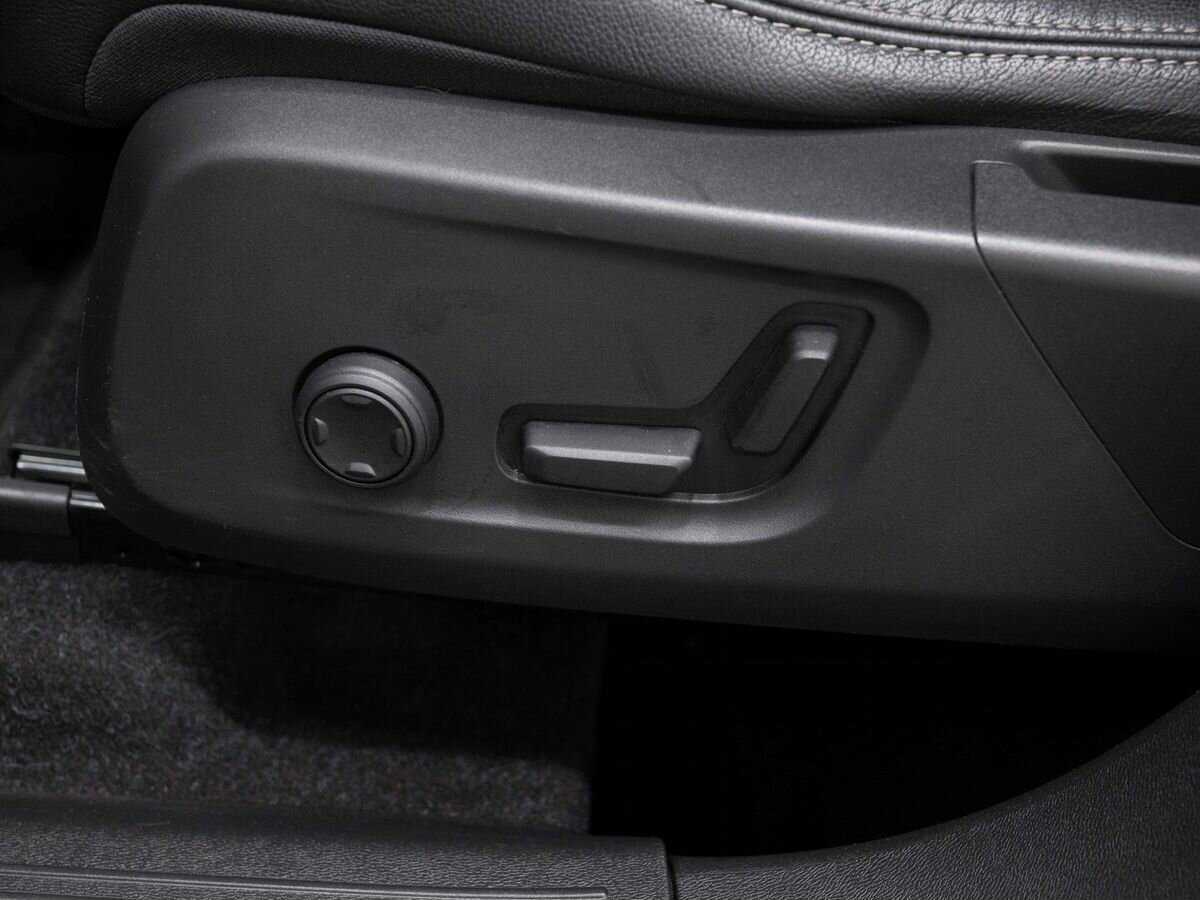 Купить Volvo XC40 с пробегом. Фото: #21