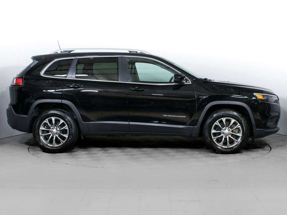 Купить Jeep Cherokee с пробегом. Фото: #3