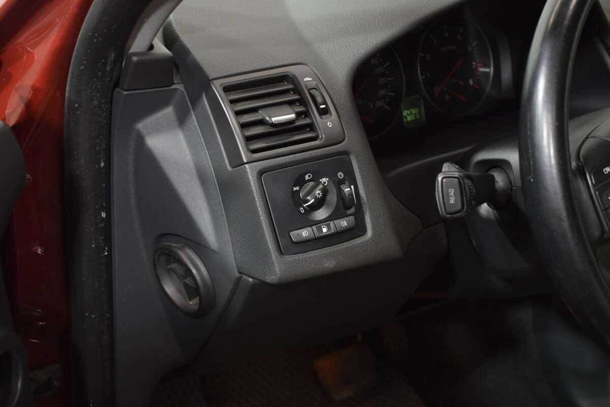 Купить Volvo S40 с пробегом. Фото: #9