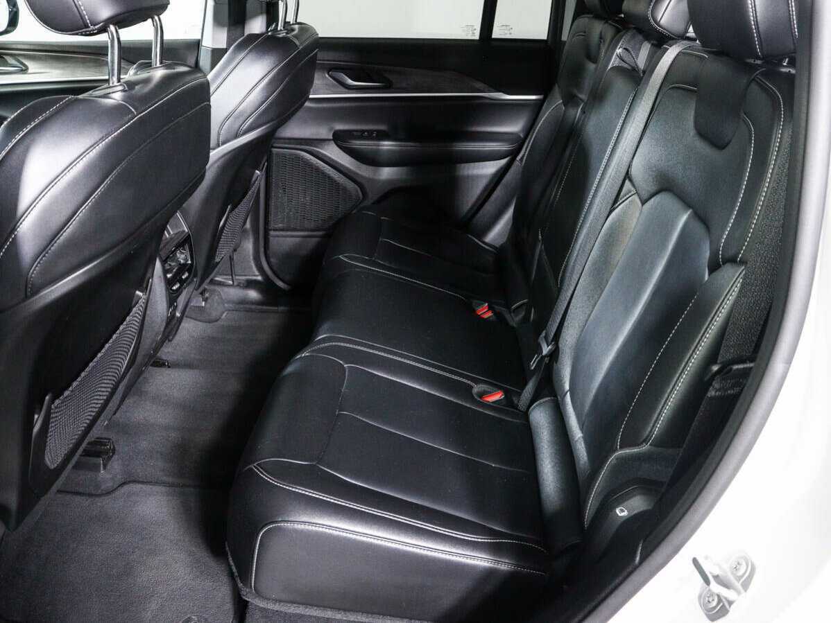 Купить Jeep Grand Cherokee с пробегом. Фото: #9