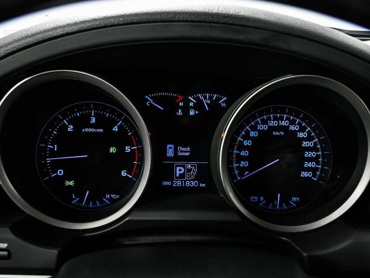 Купить Toyota Land Cruiser с пробегом. Фото: #9