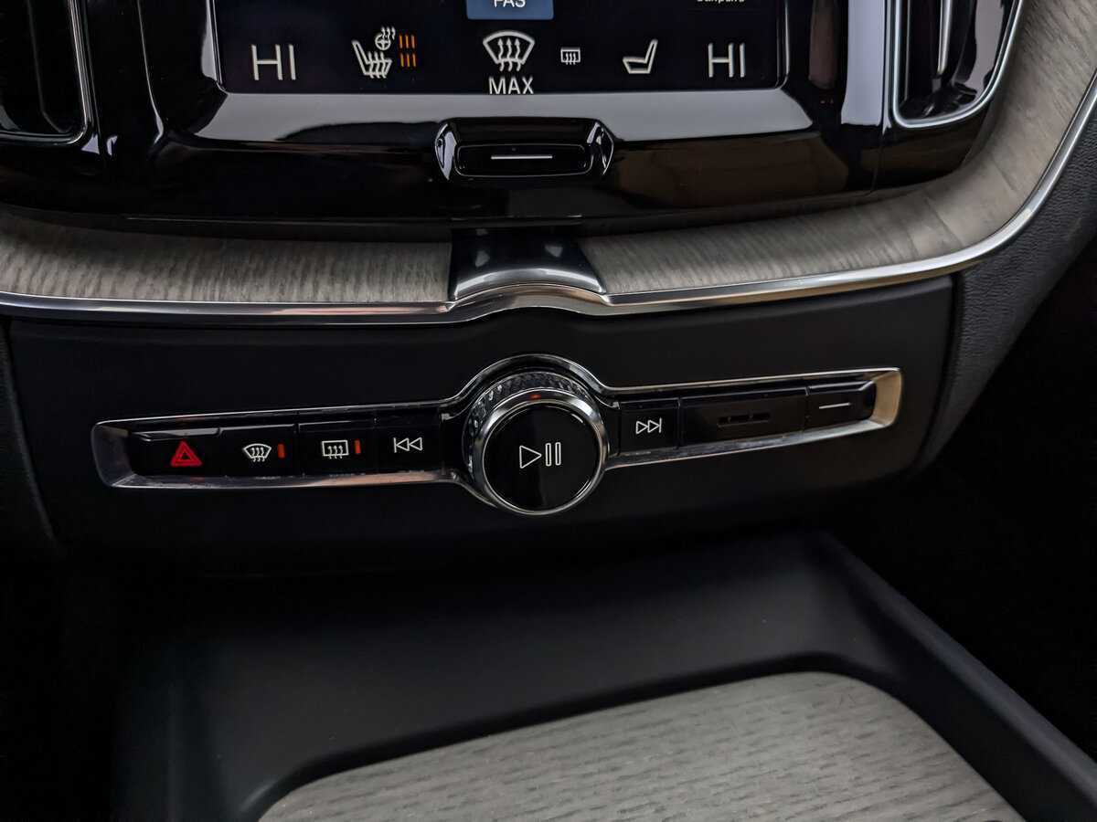Купить Volvo XC60 с пробегом. Фото: #17