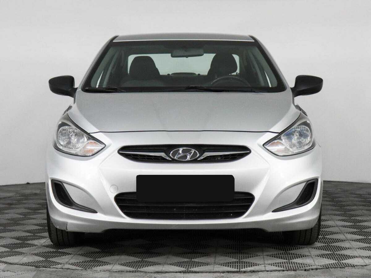 Купить Hyundai Solaris с пробегом. Фото: #1