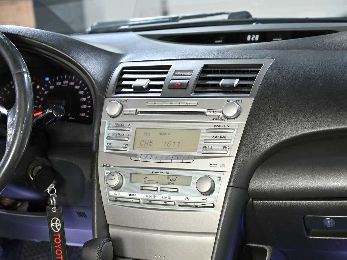 Купить Toyota Camry с пробегом. Фото: #8