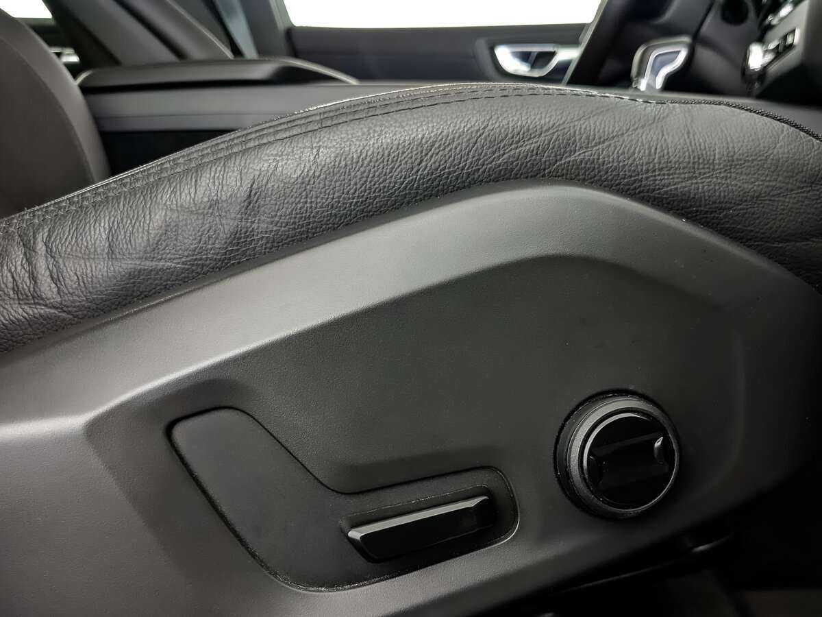 Купить Volvo XC60 с пробегом. Фото: #22