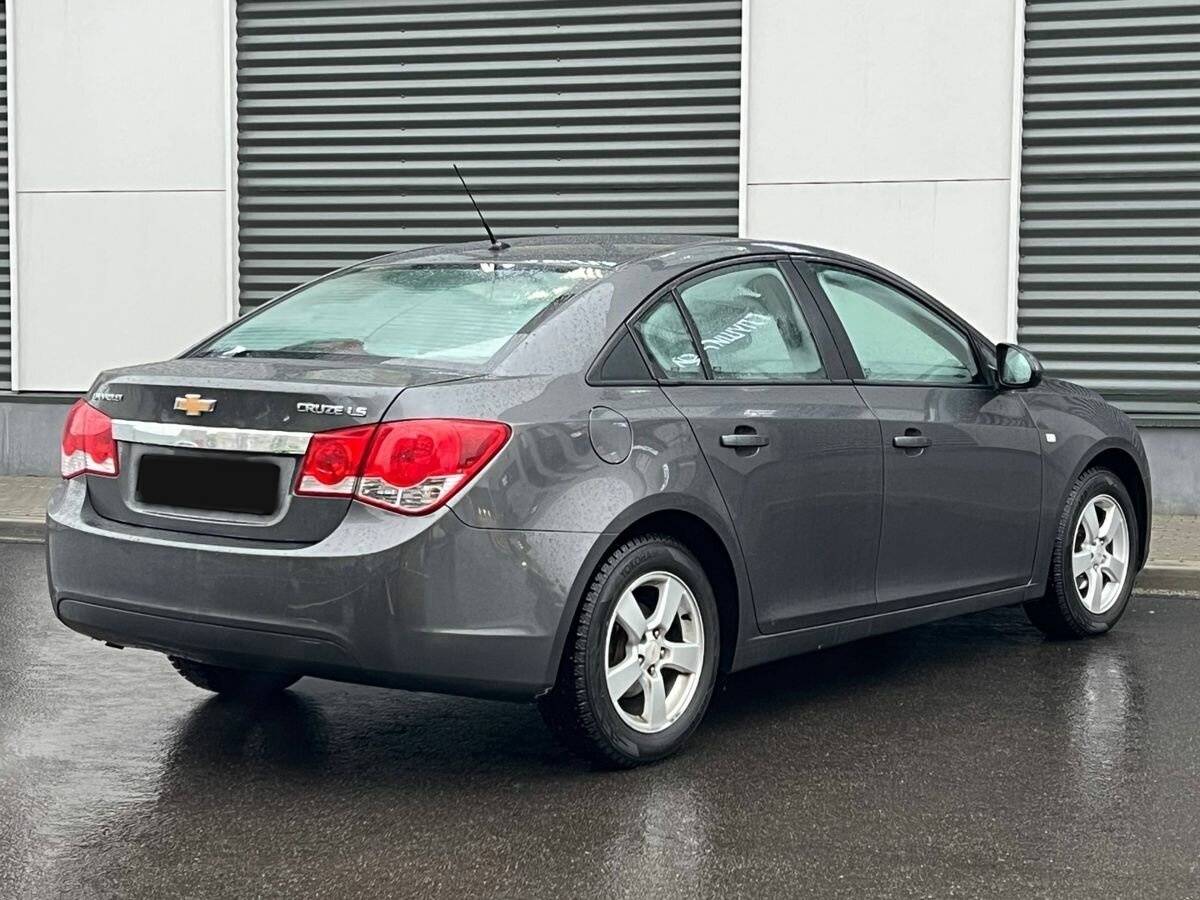 Купить Chevrolet Cruze с пробегом. Фото: #2
