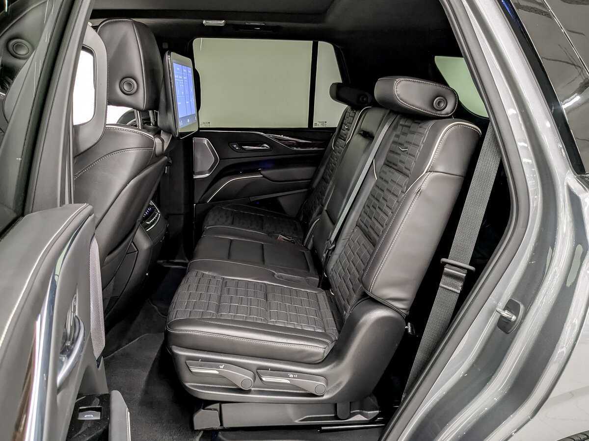 Купить Cadillac Escalade с пробегом. Фото: #10