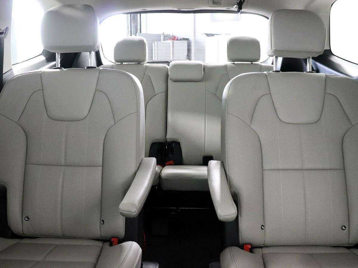 Купить Kia Telluride с пробегом. Фото: #12