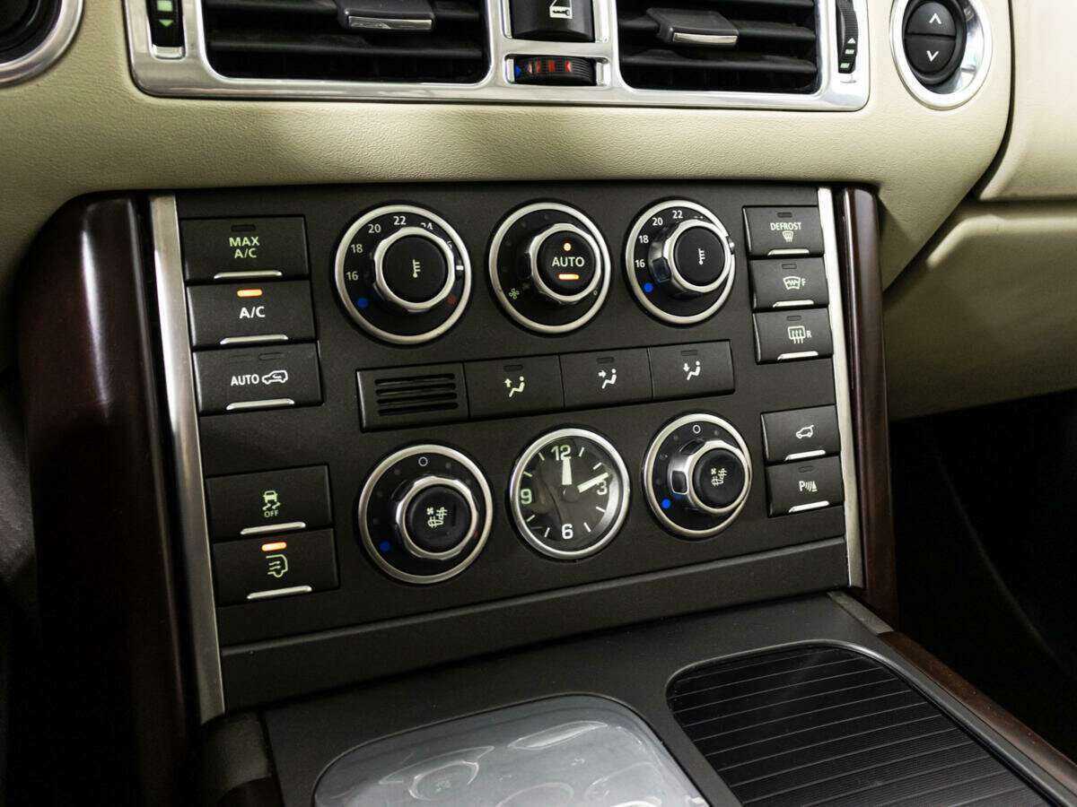 Купить Land Rover Range Rover с пробегом. Фото: #17