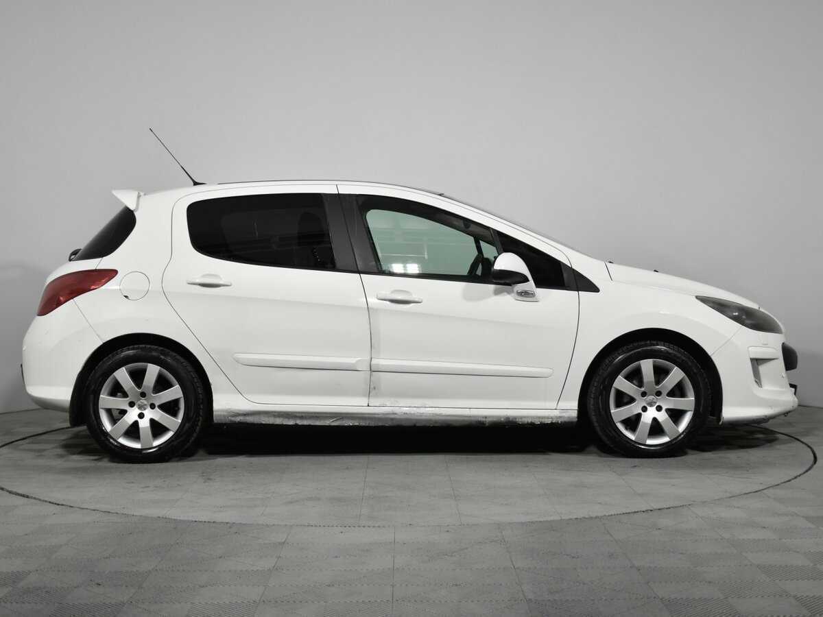 Купить Peugeot 308 с пробегом. Фото: #4