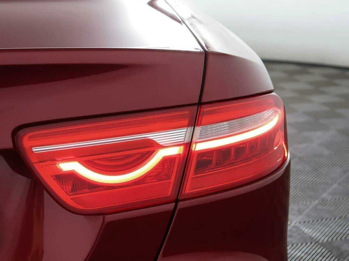 Купить Jaguar XE с пробегом. Фото: #20