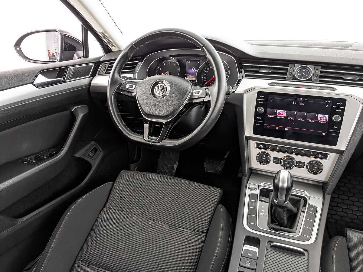 Купить Volkswagen Passat с пробегом. Фото: #16