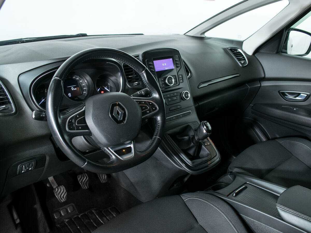 Купить Renault Scenic с пробегом. Фото: #13