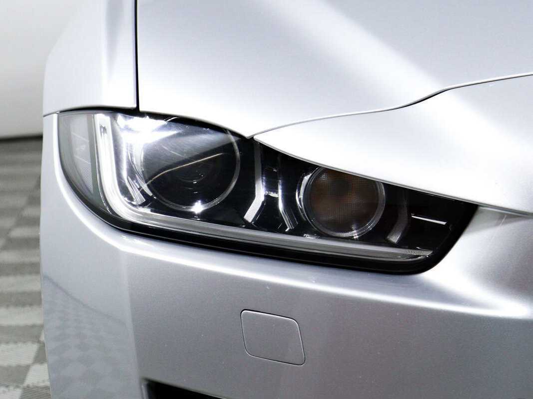 Купить Jaguar XE с пробегом. Фото: #14