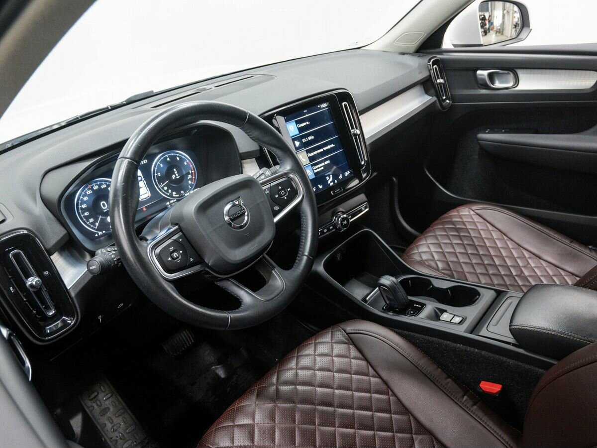 Купить Volvo XC40 с пробегом. Фото: #13