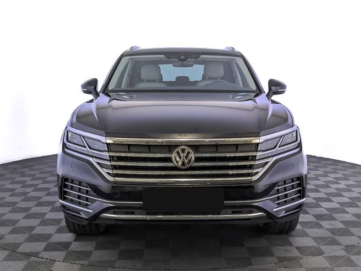 Купить Volkswagen Touareg с пробегом. Фото: #1