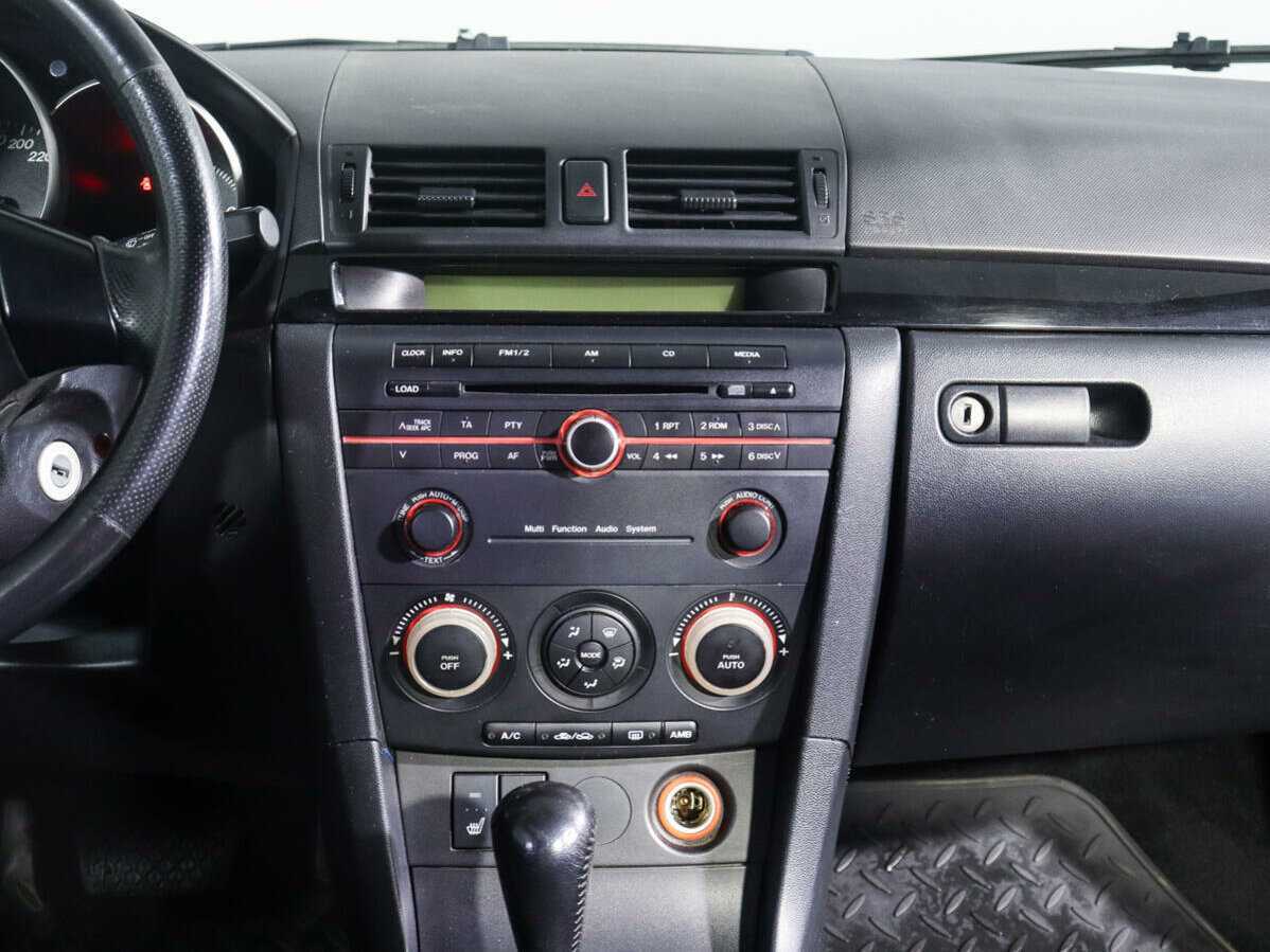 Купить Mazda 3 с пробегом. Фото: #10