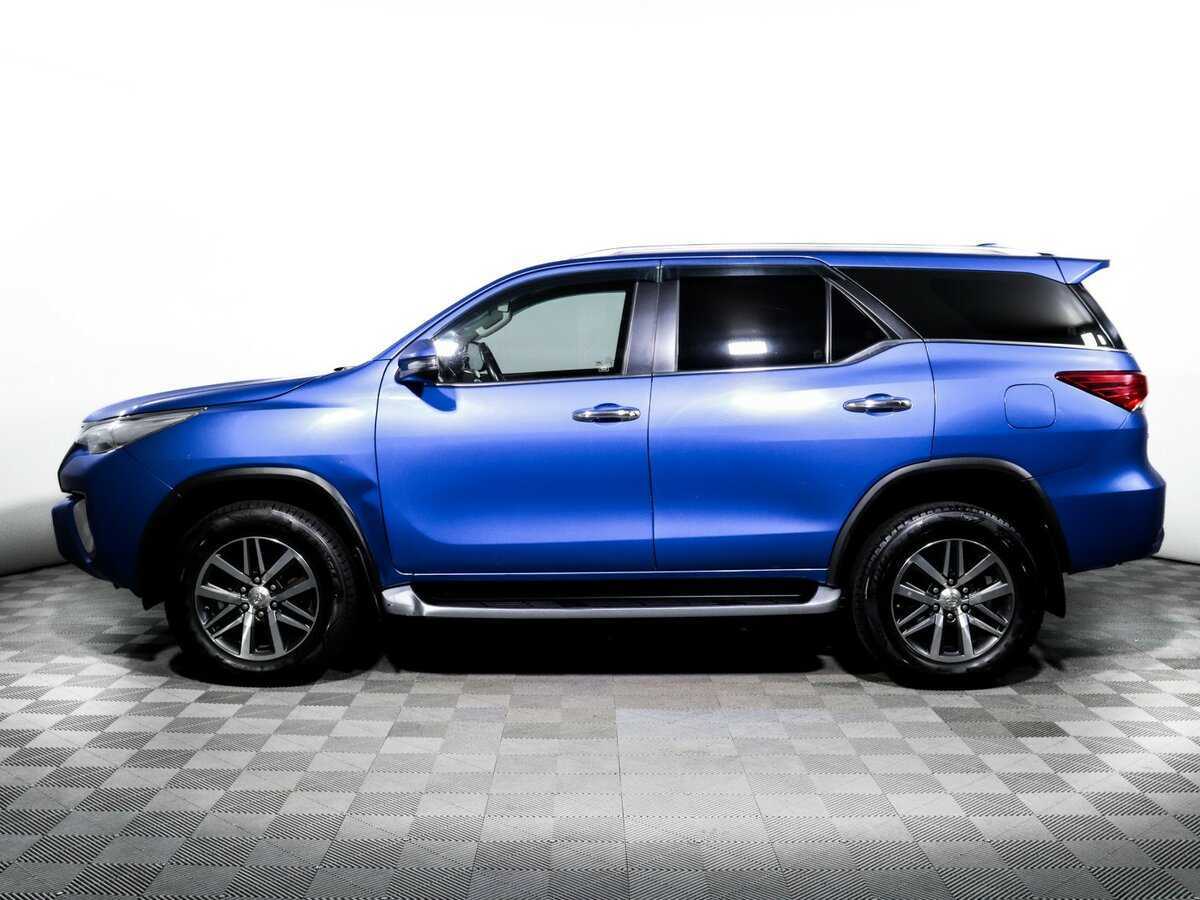 Купить Toyota Fortuner с пробегом. Фото: #4