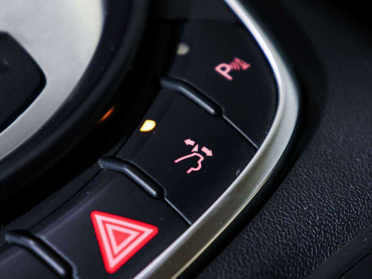 Купить Audi R8 с пробегом. Фото: #21