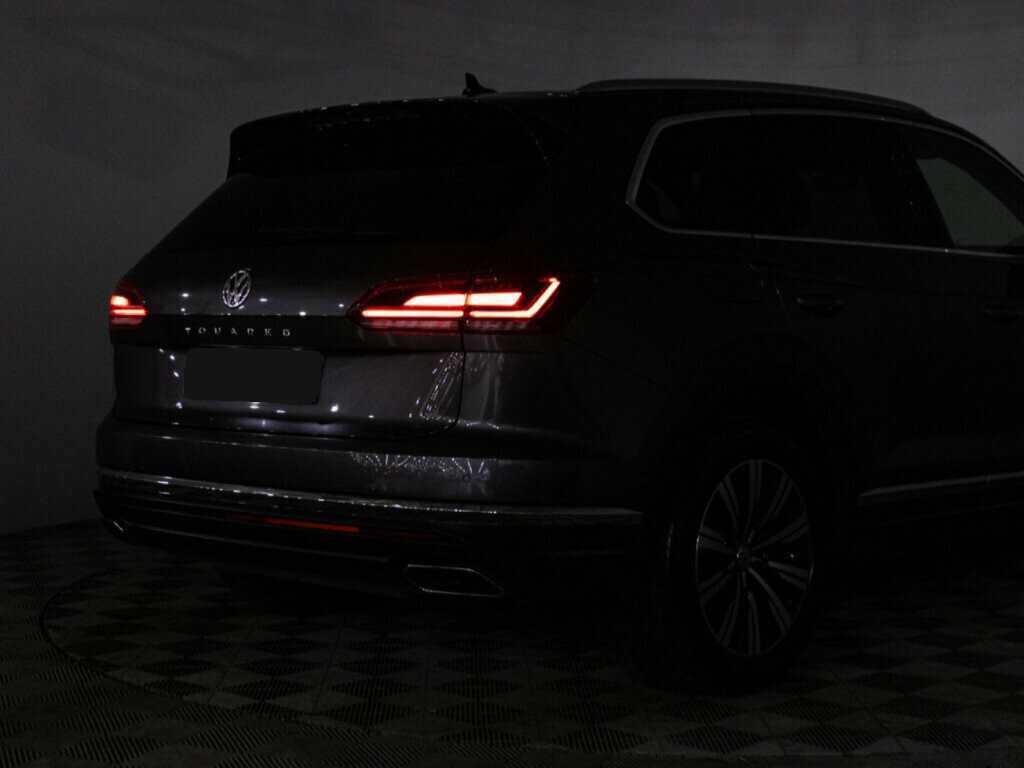 Купить Volkswagen Touareg с пробегом. Фото: #30