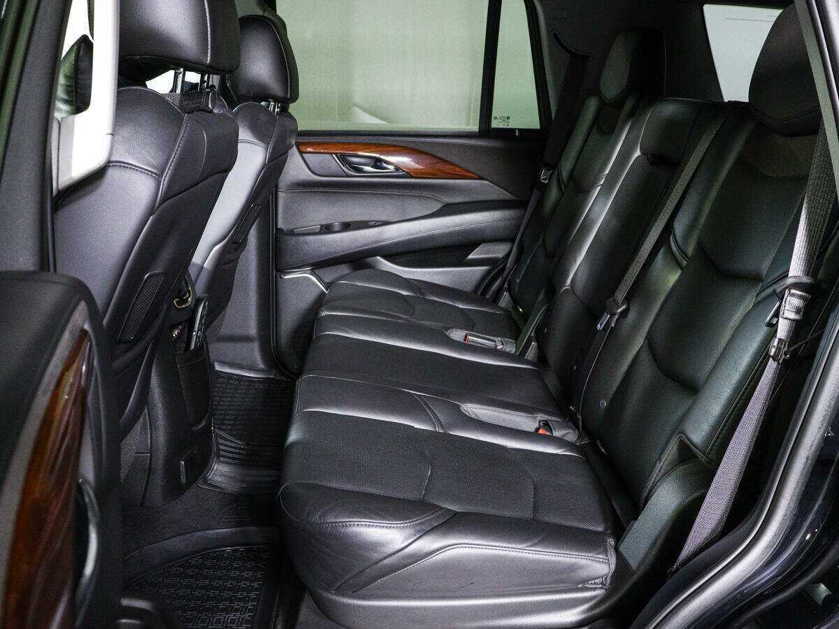 Купить Cadillac Escalade с пробегом. Фото: #9
