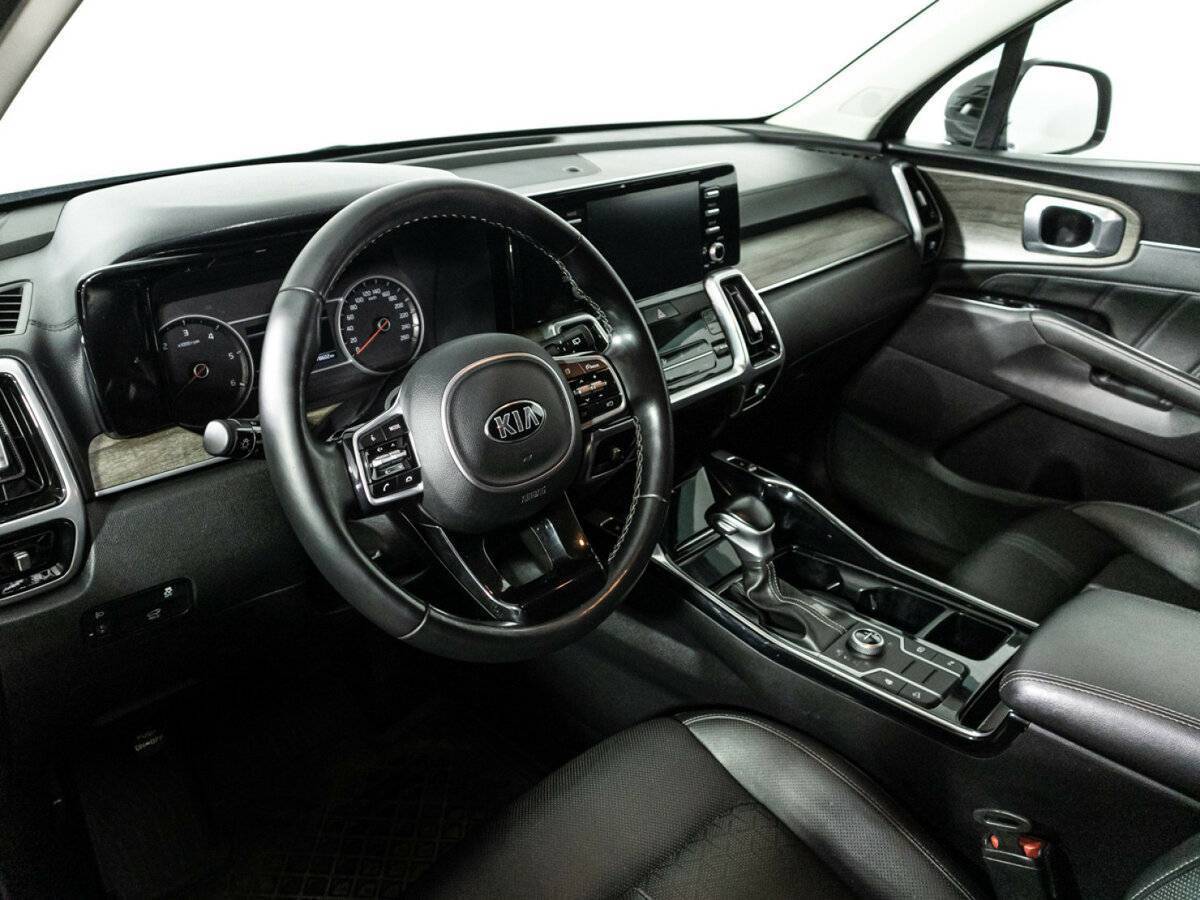Купить Kia Sorento с пробегом. Фото: #10