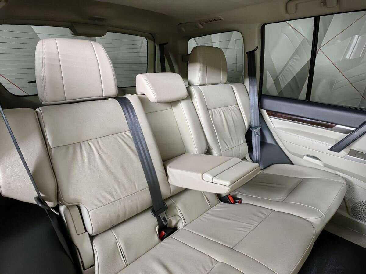 Купить Mitsubishi Pajero с пробегом. Фото: #12