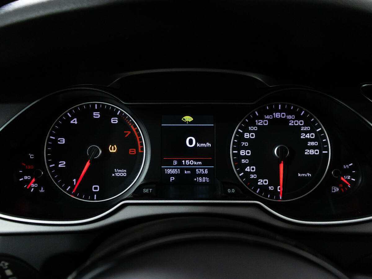 Купить Audi A4 с пробегом. Фото: #11