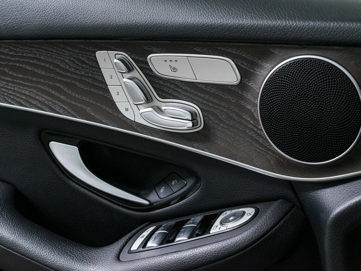 Купить Mercedes-Benz GLC с пробегом. Фото: #17