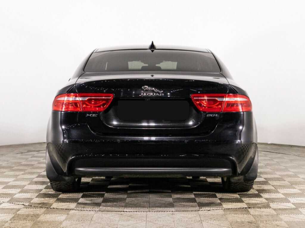 Купить Jaguar XE с пробегом. Фото: #5