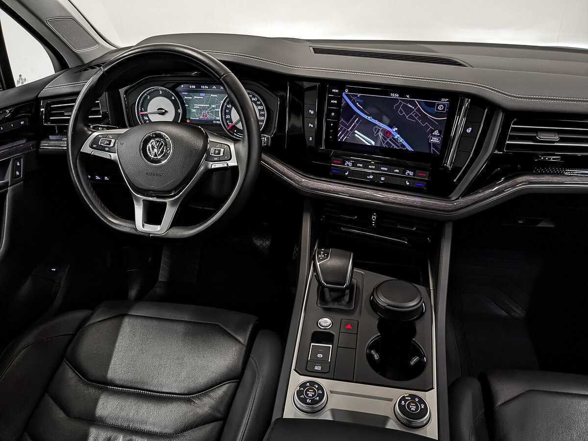 Купить Volkswagen Touareg с пробегом. Фото: #29