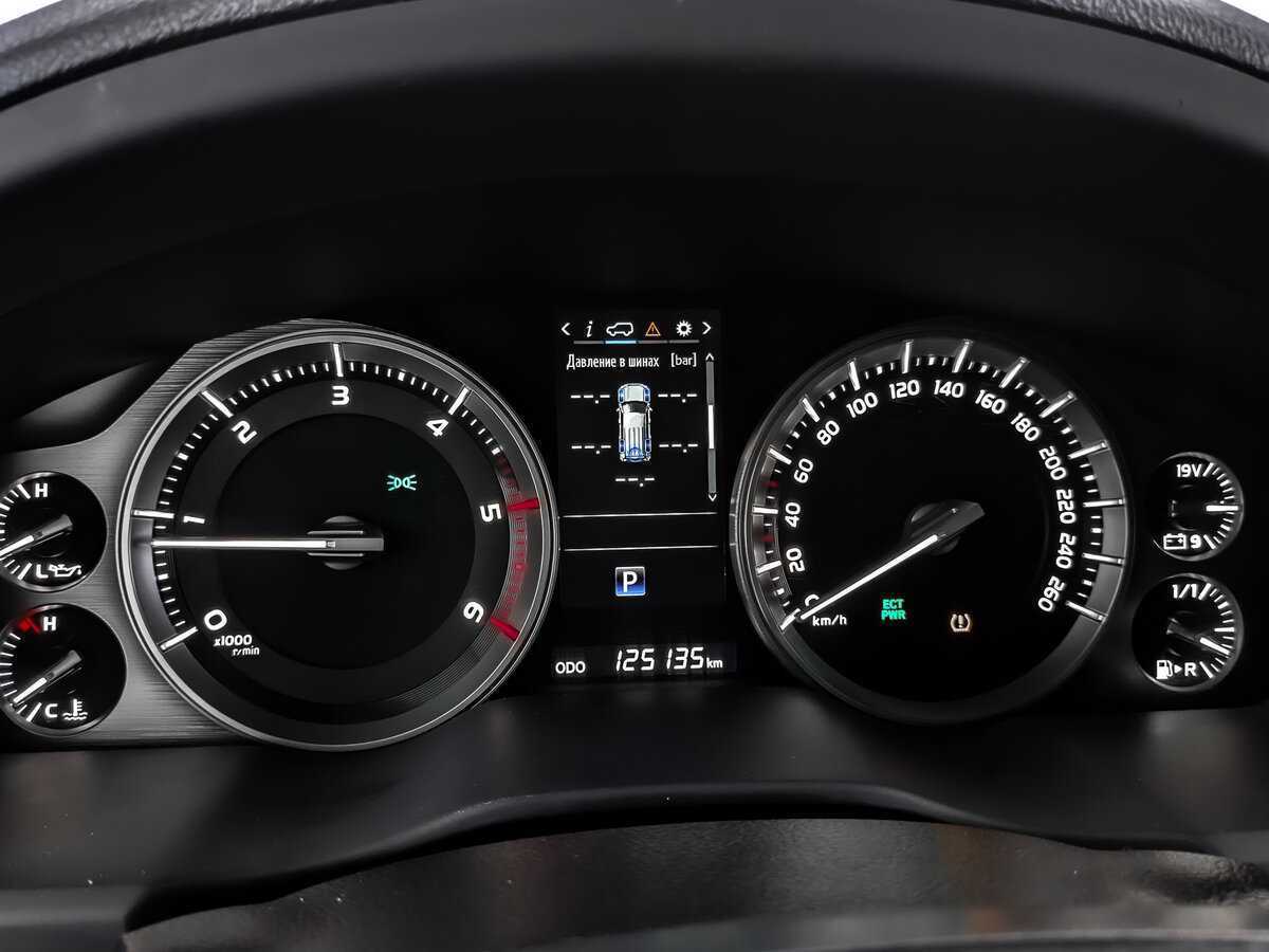 Купить Toyota Land Cruiser с пробегом. Фото: #11