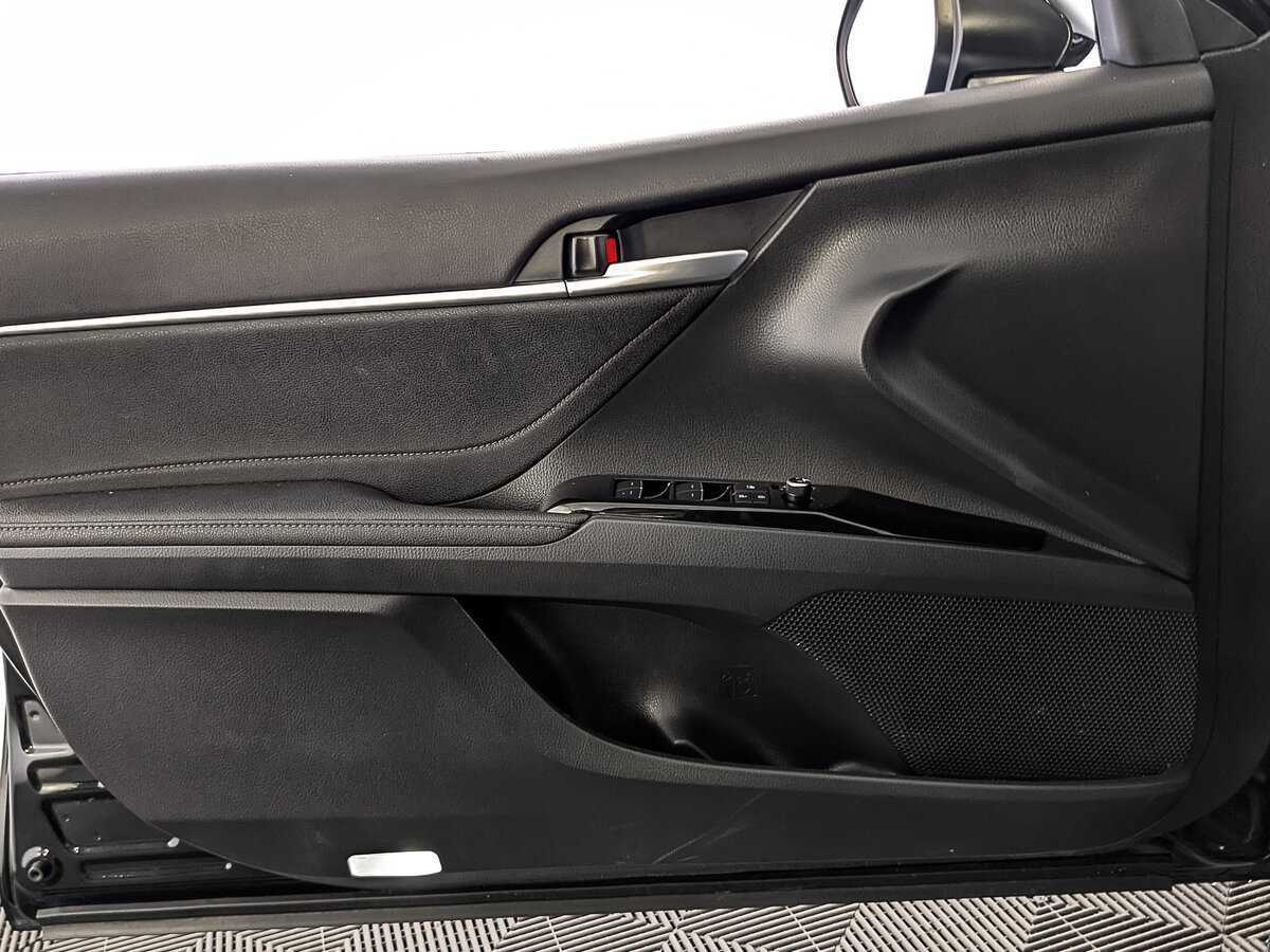 Купить Toyota Camry с пробегом. Фото: #18