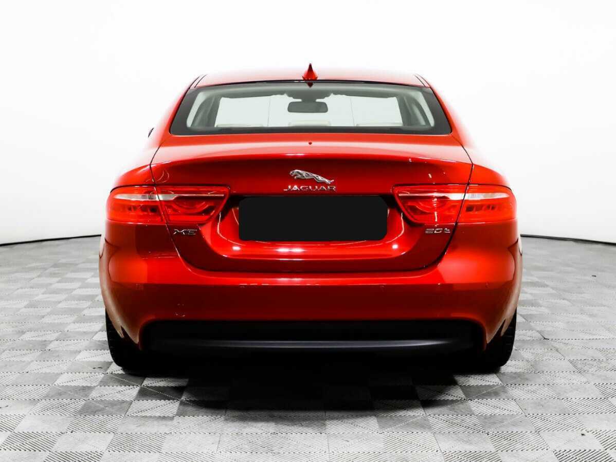 Купить Jaguar XE с пробегом. Фото: #5
