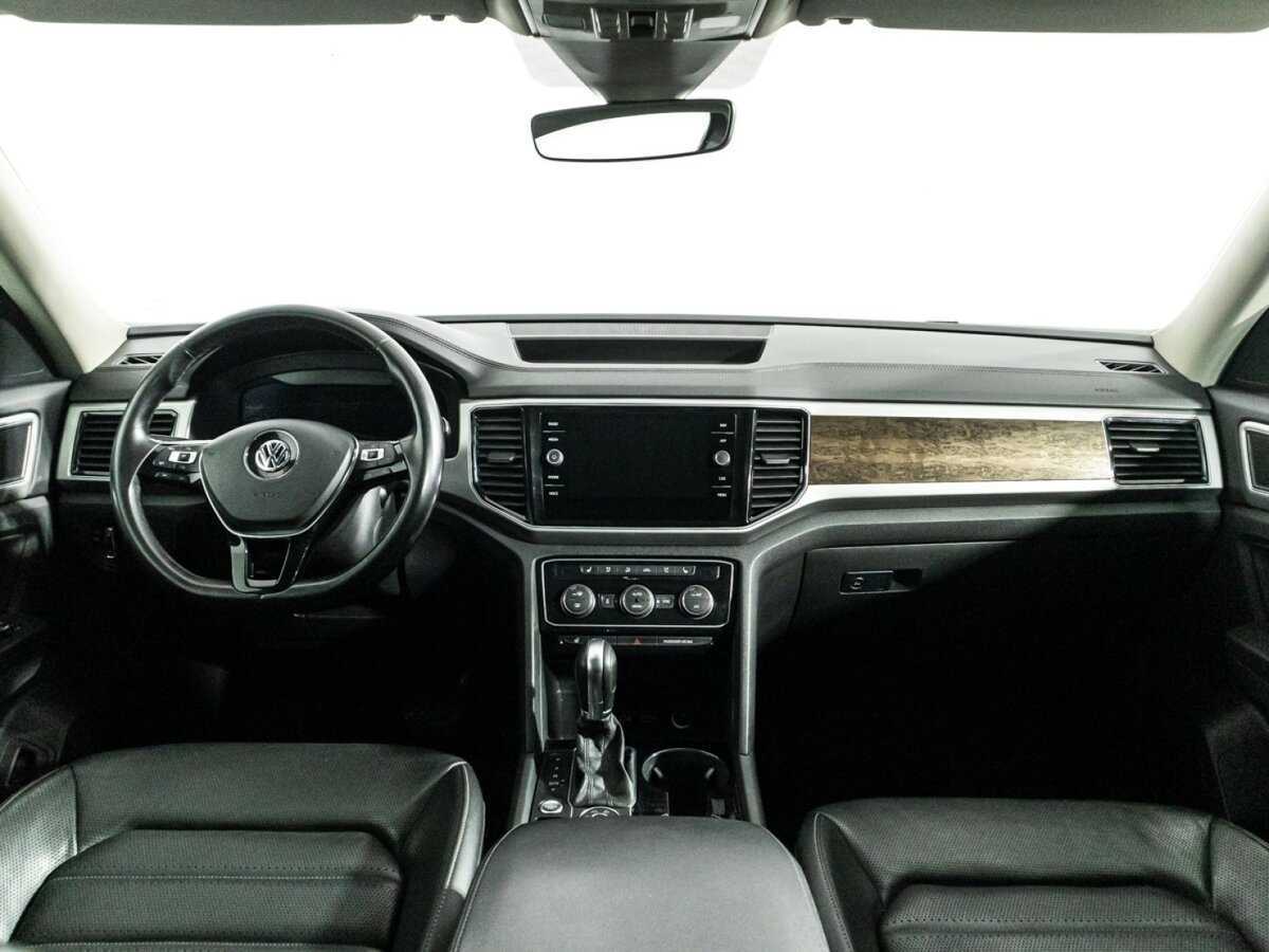 Купить Volkswagen Teramont с пробегом. Фото: #10